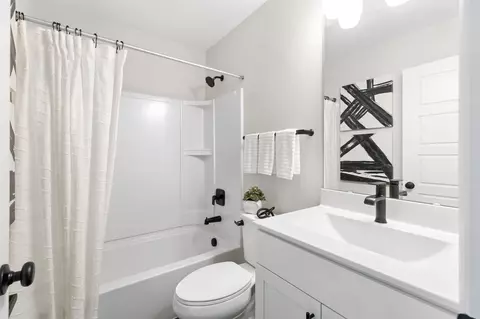 Bath - 10245 Spokane Dr, Affton, MO 63123 photo 1 of 17
