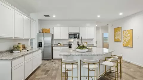 Kitchen - 2599 W Sentiero Ave, Apache Junction, AZ 85120 photo 7 of 8