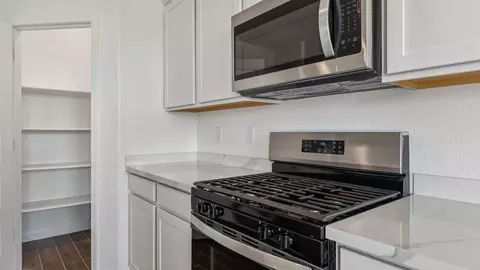 Kitchen - 2599 W Sentiero Ave, Apache Junction, AZ 85120 photo 2 of 8