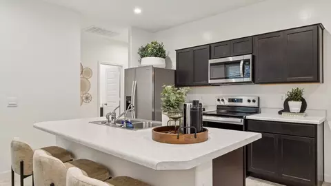 Kitchen - 2599 W Sentiero Ave, Apache Junction, AZ 85120 photo 4 of 8