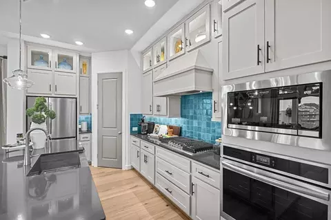 Kitchen - 15314 Le Reve Ln, Conroe, TX 77302 photo 4 of 6