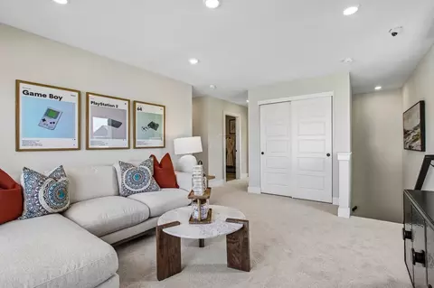 Entry Way - 6594 Hemlock Ln, Pendleton, IN 46064 photo 6 of 7