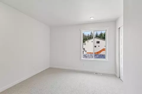 Bedroom - 24319 13th Ave SE, Bothell, WA 98021 photo 8 of 9
