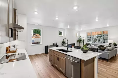 Kitchen - 24319 13th Ave SE, Bothell, WA 98021 photo 4 of 6