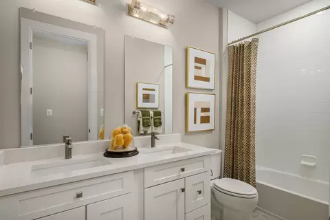 Bath - 9566 Harvest Ln, Perry Hall, MD 21128 photo 2 of 3