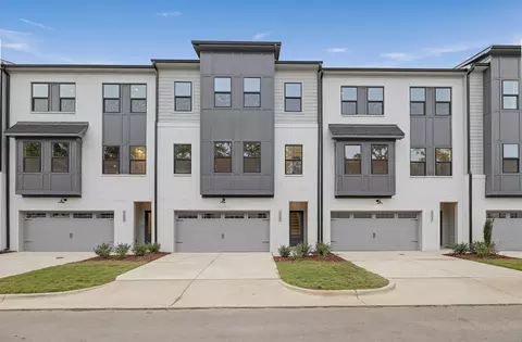 725 Mildred Oaks Ct, Cary, NC 27519