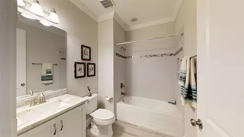 Bath - 108 Buddy Ct, Seffner, FL 33584 photo 2 of 7
