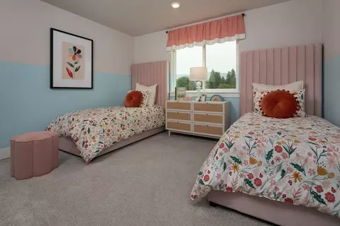 Bedroom - 615 Barquist Ln N, Enumclaw, WA 98022 photo 4 of 12