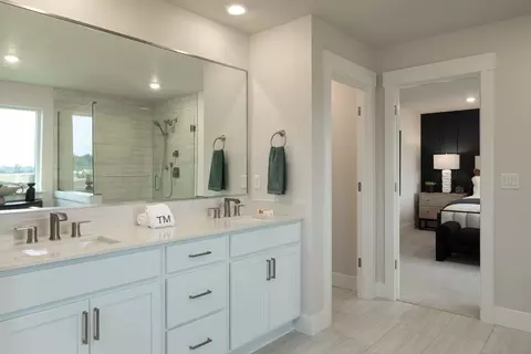 Bath - 615 Barquist Ln N, Enumclaw, WA 98022 photo 1 of 4