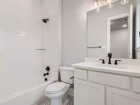 Bath - 910 Shooting Star Dr, Prosper, TX 75078 photo 4 of 14
