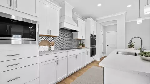 Kitchen - 17055 Gathering St, Boyds, MD 20841 photo 3 of 6