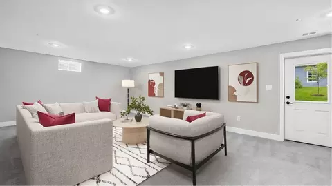 Living - 17055 Gathering St, Boyds, MD 20841 photo 3 of 3