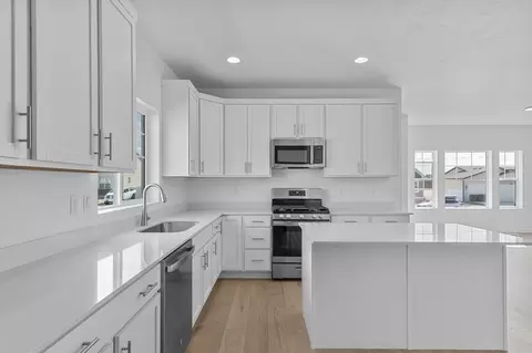 Kitchen - 6417 Vernon Dr, Eagle Mountain, UT 84005 photo 1 of 4