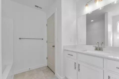 Bath - 6417 Vernon Dr, Eagle Mountain, UT 84005 photo 2 of 5