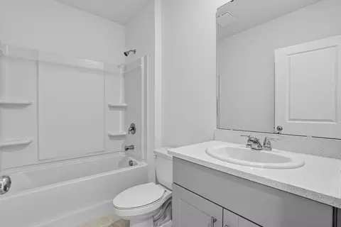 Bath - 13321 Commons Ave, Parrish, FL 34219 photo 1 of 4