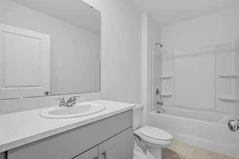 Bath - 13321 Commons Ave, Parrish, FL 34219 photo 2 of 4