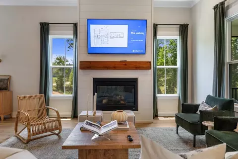 Living - 732 8th Ave N, Myrtle Beach, SC 29588 photo 4 of 5