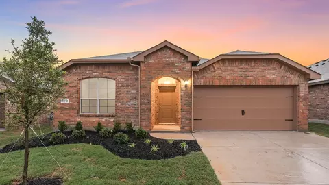 101 Tyler St, Grandview, TX 76050