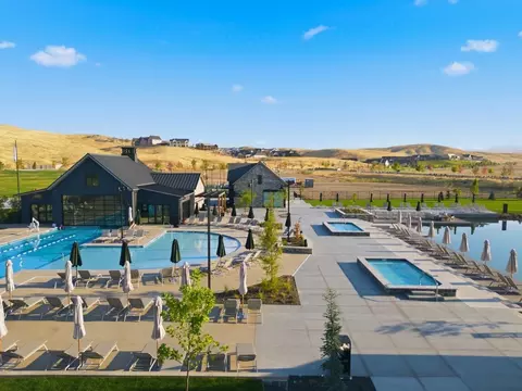 Exterior - 6405 W Carnock Dr, Eagle, ID 83616 photo 9 of 10