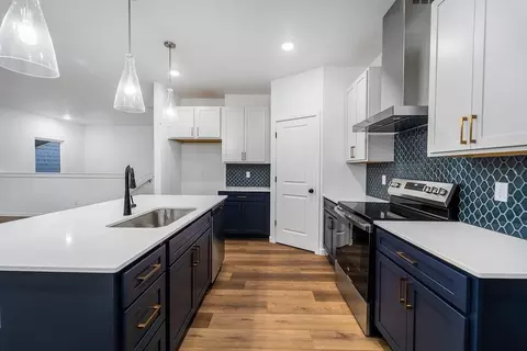 Kitchen - 487 Osage Dr, Willard, MO 65781 photo 2 of 4