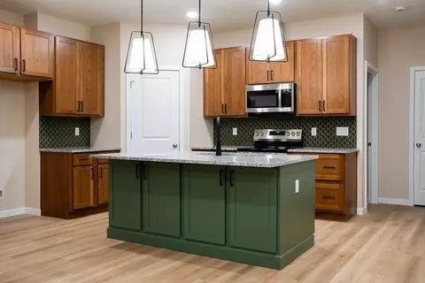 Kitchen - 487 Osage Dr, Willard, MO 65781 photo 3 of 4