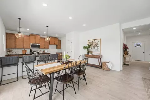 Dining - 1136 E Abercorn St, Republic, MO 65738 photo 3 of 3