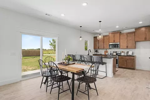 Dining - 1136 E Abercorn St, Republic, MO 65738 photo 2 of 3