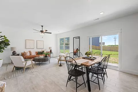 Dining - 1136 E Abercorn St, Republic, MO 65738 photo 1 of 3