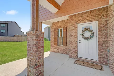 Exterior - 1136 E Abercorn St, Republic, MO 65738 photo 2 of 9