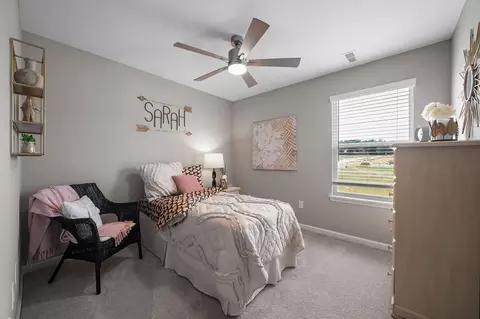 Bedroom - 6722 Raymond Ave, Pagedale, MO 63133 photo 1 of 40
