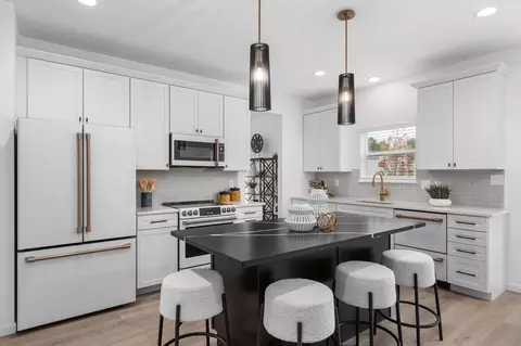Kitchen - 6735 Raymond Ave, Pagedale, MO 63133 photo 1 of 31