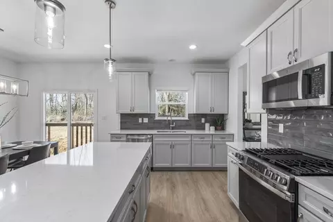 Kitchen - 6735 Raymond Ave, Pagedale, MO 63133 photo 26 of 31