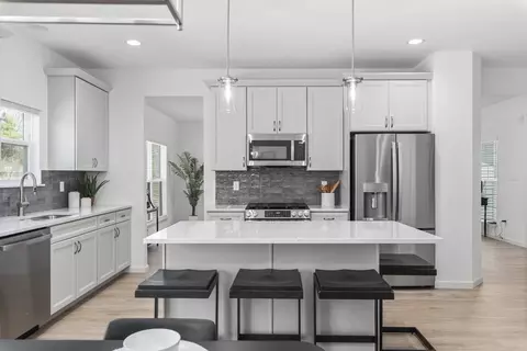Kitchen - 6735 Raymond Ave, Pagedale, MO 63133 photo 22 of 28