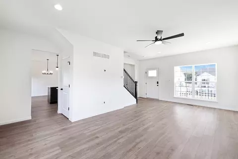 Living - 6735 Raymond Ave, Pagedale, MO 63133 photo 11 of 13