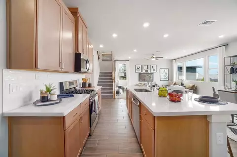 Kitchen - 7305 Walkers Loop, Live Oak, TX 78233 photo 2 of 5