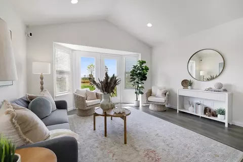 Living - 1308 Hillside Ct, Rolla, MO 65401 photo 2 of 14