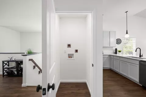Entry Way - 1308 Hillside Ct, Rolla, MO 65401 photo 4 of 27