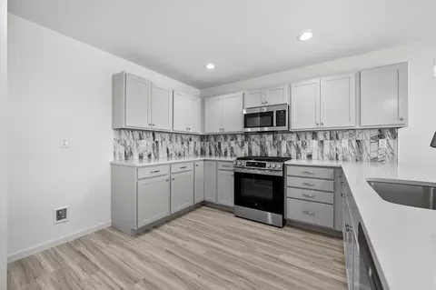 Kitchen - 1308 Hillside Ct, Rolla, MO 65401 photo 22 of 27