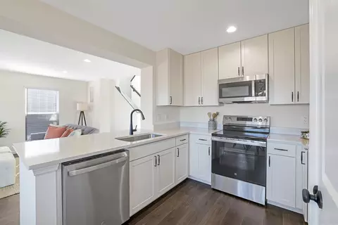 Kitchen - 1308 Hillside Ct, Rolla, MO 65401 photo 25 of 27