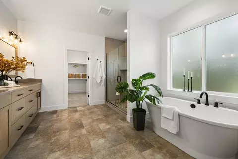 Bath - 2357 E Monhegan Dr, Eagle, ID 83616 photo 1 of 2