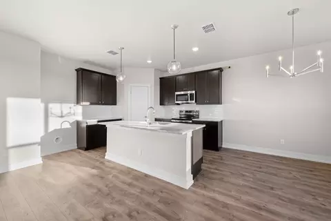 576 Gus Loop, Georgetown, TX 78626 photo 5