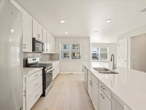 Kitchen - 4781 Talley St, Morrison, CO 80465 photo 2 of 4