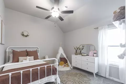 Bedroom - 932 Hydrangea Way, Edmond, OK 73034 photo 7 of 18