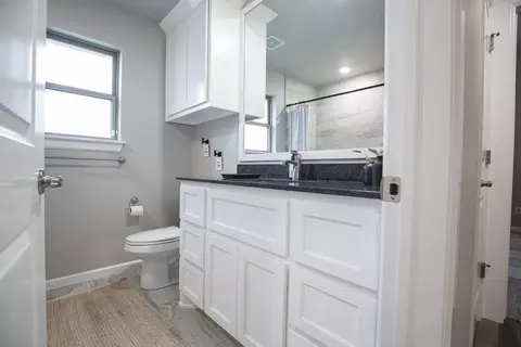 Bath - 932 Hydrangea Way, Edmond, OK 73034 photo 6 of 22