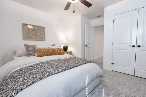 Bedroom - 932 Hydrangea Way, Edmond, OK 73034 photo 5 of 18