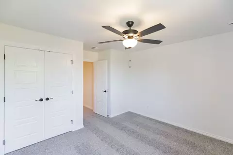 Bedroom - 932 Hydrangea Way, Edmond, OK 73034 photo 15 of 18