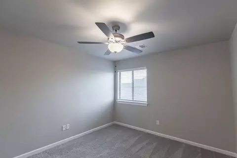 Bedroom - 932 Hydrangea Way, Edmond, OK 73034 photo 10 of 18