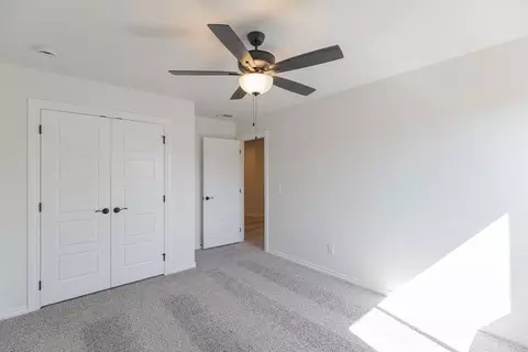 Bedroom - 932 Hydrangea Way, Edmond, OK 73034 photo 14 of 18