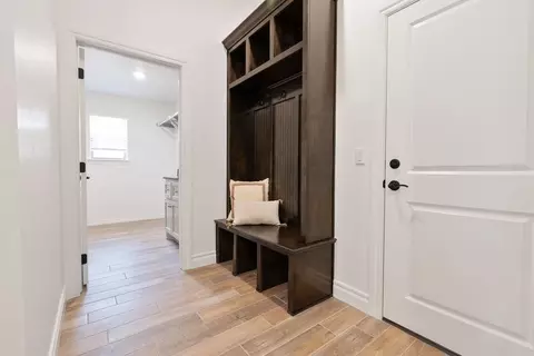 Entry Way - 932 Hydrangea Way, Edmond, OK 73034 photo 1 of 10