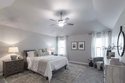 Bedroom - 932 Hydrangea Way, Edmond, OK 73034 photo 6 of 18